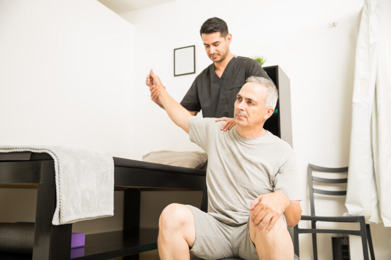 physiotherapy treatment for back pain in Auckland clinic